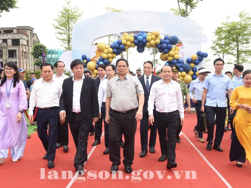 Một số hình ảnh thủ tướng Phạm Minh Chính thăm Cửa khẩu Quốc tế Hữu Nghị kiểm tra thi công dự án cải tạo