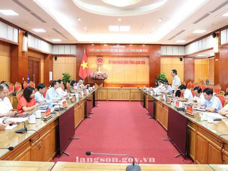 Lãnh đạo UBND tỉnh tiếp, làm việc với Báo Tiền Phong